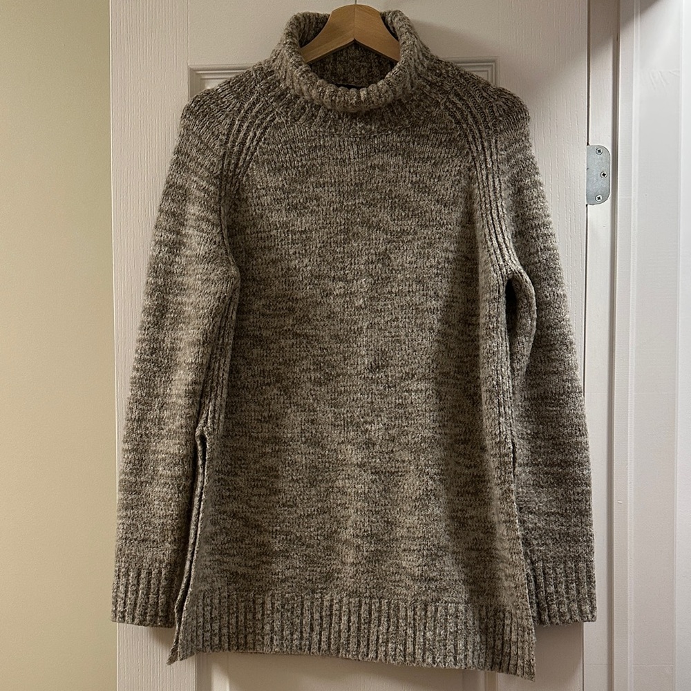 Zara Chunky Knit Turtleneck Sweater – Size M